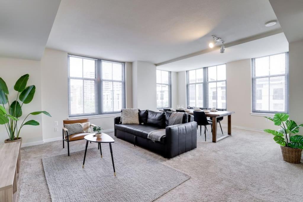 Fantastic 2 Bedroom Condo At Pentagon City Арлингтън Екстериор снимка