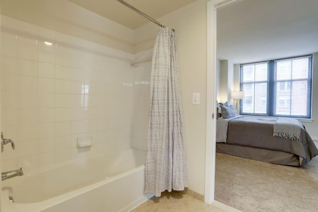 Fantastic 2 Bedroom Condo At Pentagon City Арлингтън Екстериор снимка