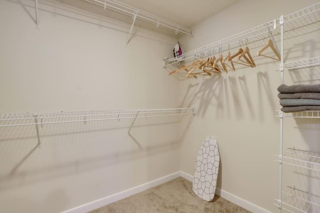 Fantastic 2 Bedroom Condo At Pentagon City Арлингтън Екстериор снимка