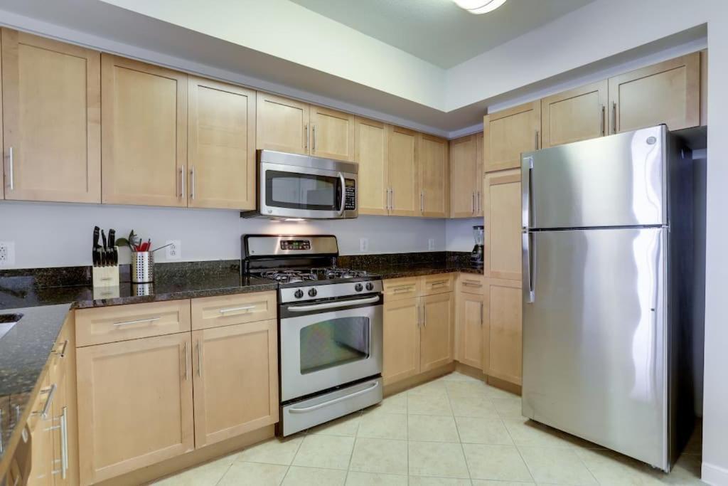 Fantastic 2 Bedroom Condo At Pentagon City Арлингтън Екстериор снимка