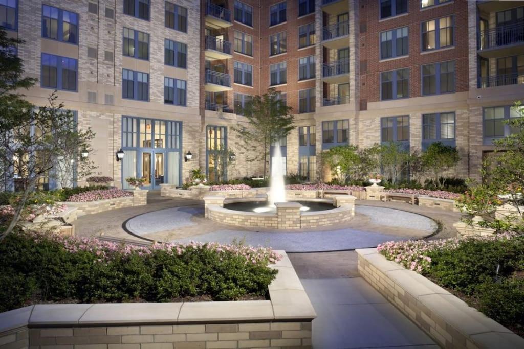 Fantastic 2 Bedroom Condo At Pentagon City Арлингтън Екстериор снимка